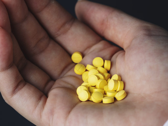 Co to jest lekomania i jak pomóc osobie uzależnionej od leków?