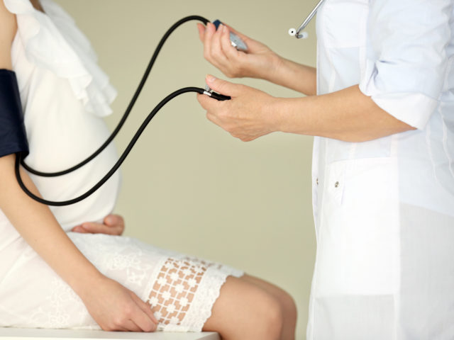 Nadciśnienie w ciąży — przyczyny, objawy i leczenie
