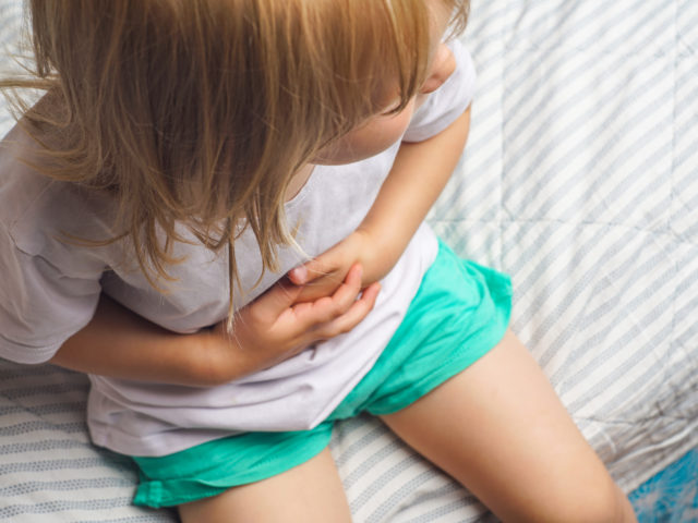 Jelitówka u dzieci: jakie są objawy i jak leczyć grypę żołądkową u dzieci?