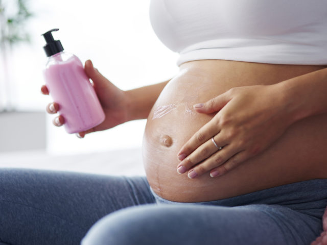 Łuszczyca w ciąży – jak złagodzić jej objawy?
