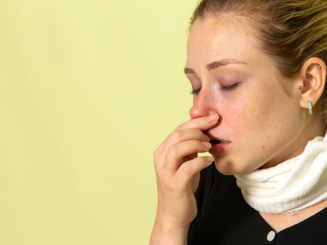 Opryszczka w nosie – przyczyny, objawy i leczenie