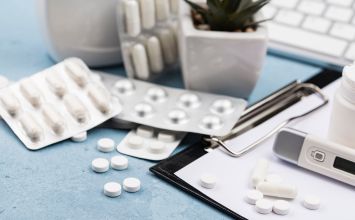 Inhibitory pompy protonowej – poznaj wskazania do stosowania leków z grupy IPP