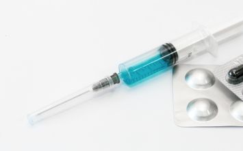 Szczepienie przeciwko grypie: Vaxigrip Tetra czy Influvac Tetra?