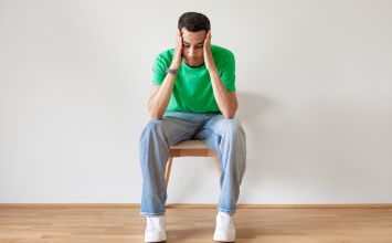Nietrzymanie moczu u mężczyzn – przyczyny i sposoby radzenia sobie z problemem
