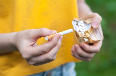 Tabletki antykoncepcyjne a palenie papierosów – jakie ryzyko dla zdrowia?