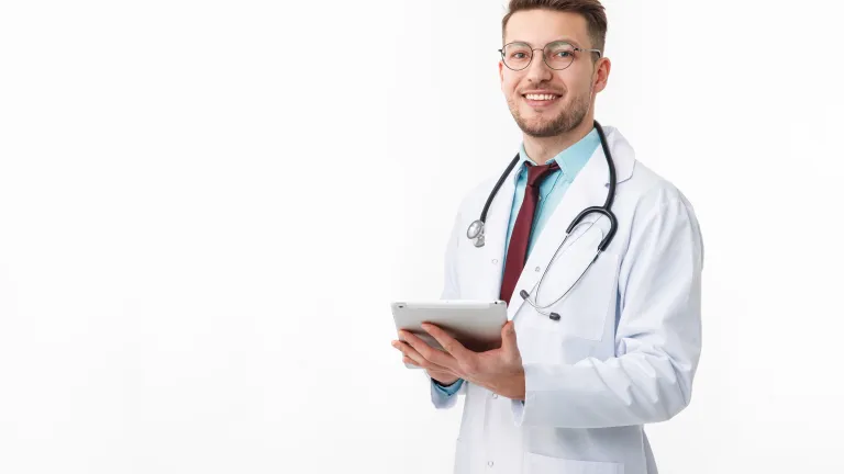 Lekarz nefrolog gotowy do udzielenia wsparcia