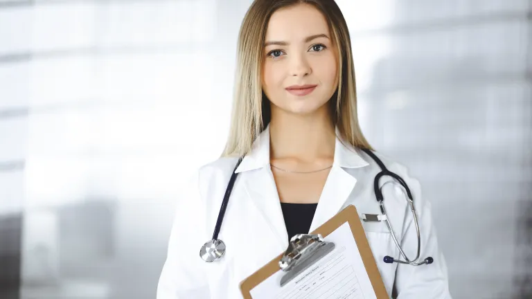 Lekarz neurolog gotowy do udzielenia wsparcia